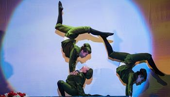 Chinesischer Nationalcircus - ZENsation - Chinas Grossmeister der Balance