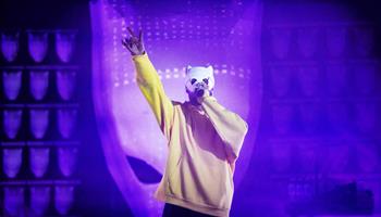 PARKING PASSES ONLY Cro