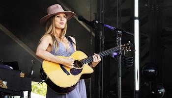 PARKING PASSES ONLY ZZ Ward: The Dirty Sun Tour