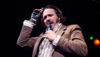 Gartenparty präsentiert Christian Steiffen