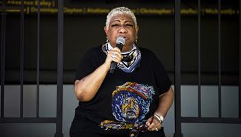 PARKING PASSES ONLY Luenell