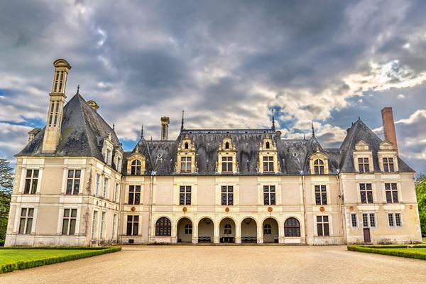 Chateau De Beauregard
